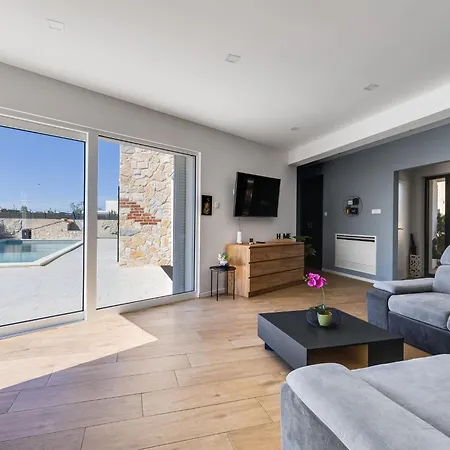 Villa Carmen By Interhome