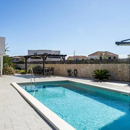 Villa Carmen By Interhome